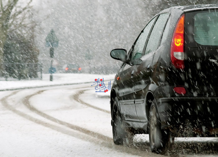 آهسته تر رانندگی کنید و بپیچید و ترمز را زیاد فشار ندهید ، نکات ایمنی و مهم برای رانندگی در روزهای بارانی یا برفی زمستان