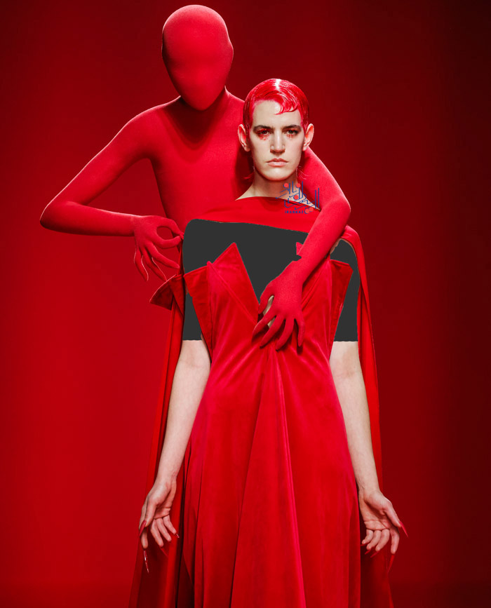 یک مانکن پشت مدل ، ترسناک ترین لباس های سلبریتی ها در هفته مد پاریس