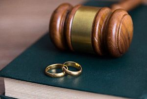 این روز ها بازار طلاق گرم تر است یا ازدواج؟