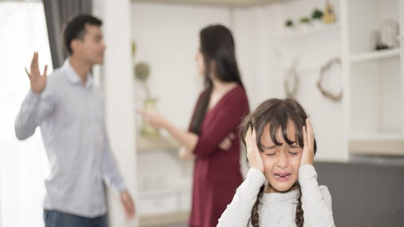 در چه صورتی باید به روانشناس و مشاور کودک مراجعه کرد؟