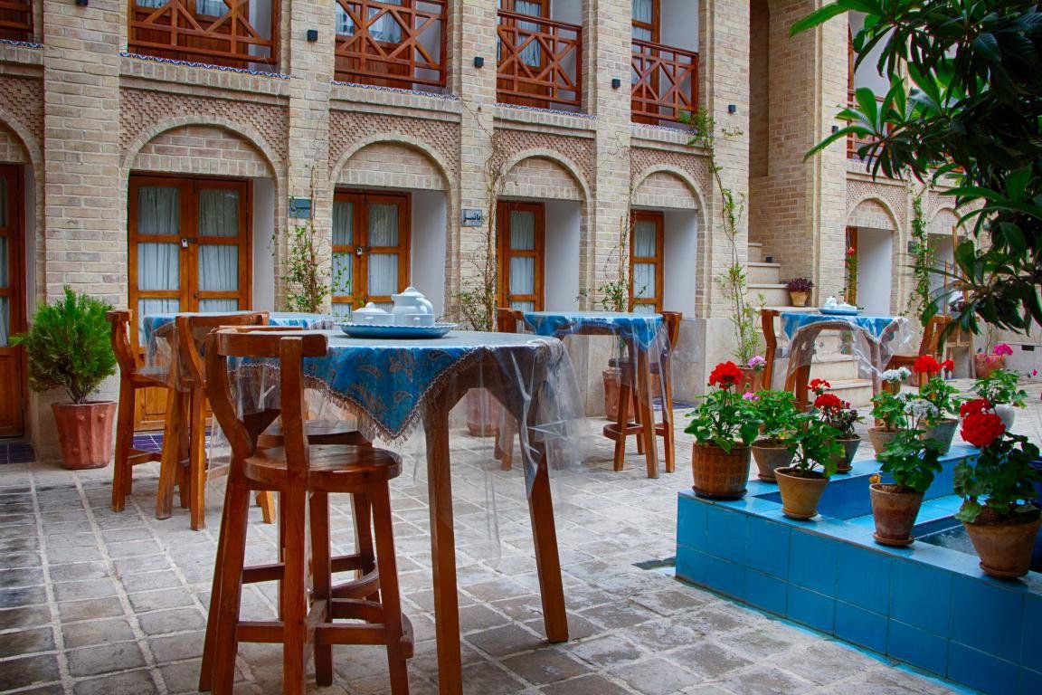 اقامتگاه سنتی شاه پریون شیراز