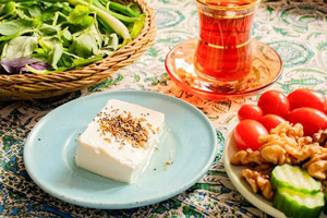5 تا از بهترین صبحانه های تابستانی خنک ایرانی ساده و خوشمزه