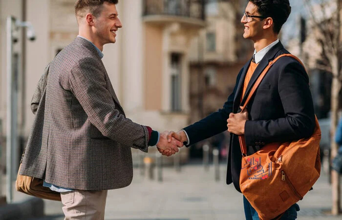 به وضعیت خود توجه داشته باشید ، چگونه با زبان بدن بهترین تاثیر را بر دیگران داشته باشیم؟