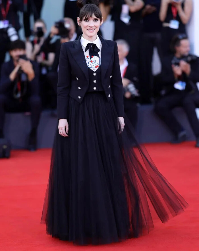 وینونا رایدر (Winona Ryder) ، عکس های بازیگران و هنرمندان مشهور در جشنواره فیلم ونیز
