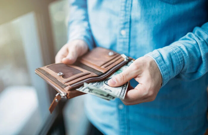 برای زنده ماندن به بدهی نیاز دارید