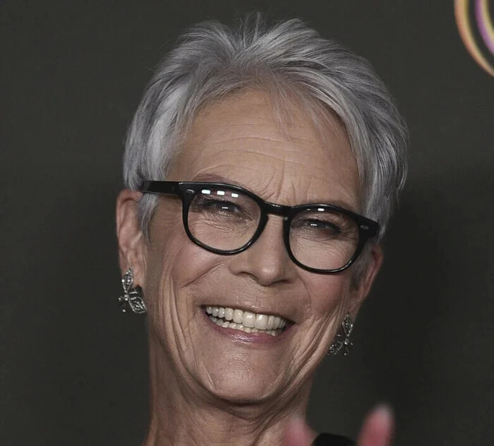 جیمی لی کرتیس (Jamie Lee Curtis) ، این افراد مشهور زیبا، بطور طبیعی در حال پیر شدن هستند