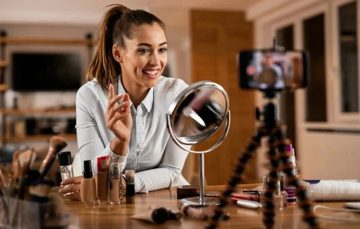 تاثیر اینفلوئنسرها ، ترفندهای روانشناسی خرید که شما را گول می زنند