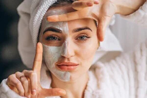 محصولات لاکچری و ضروری پوستی برای دختران زیبا