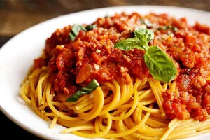 طرز تهیه اسپاگتی بلونز به سبک اصیل ایتالیایی