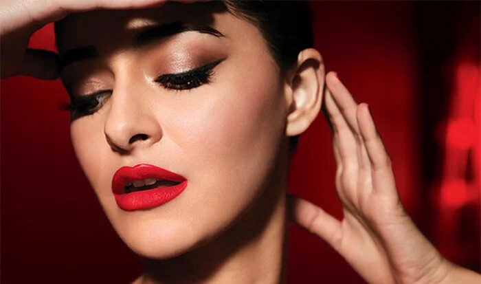 رژلب قرمز کلاسیک