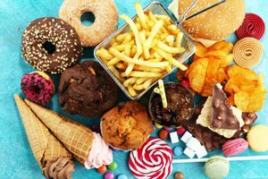 این غذاها و خوراکی های ناسالم برای بدن مفید هستند
