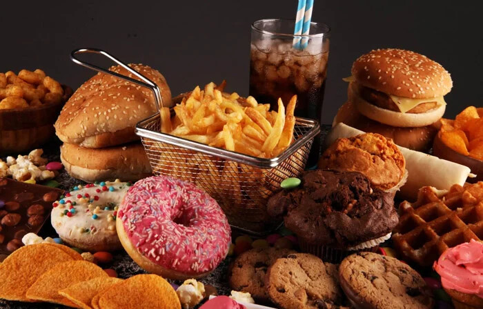 این غذاها و خوراکی های ناسالم برای بدن مفید هستند