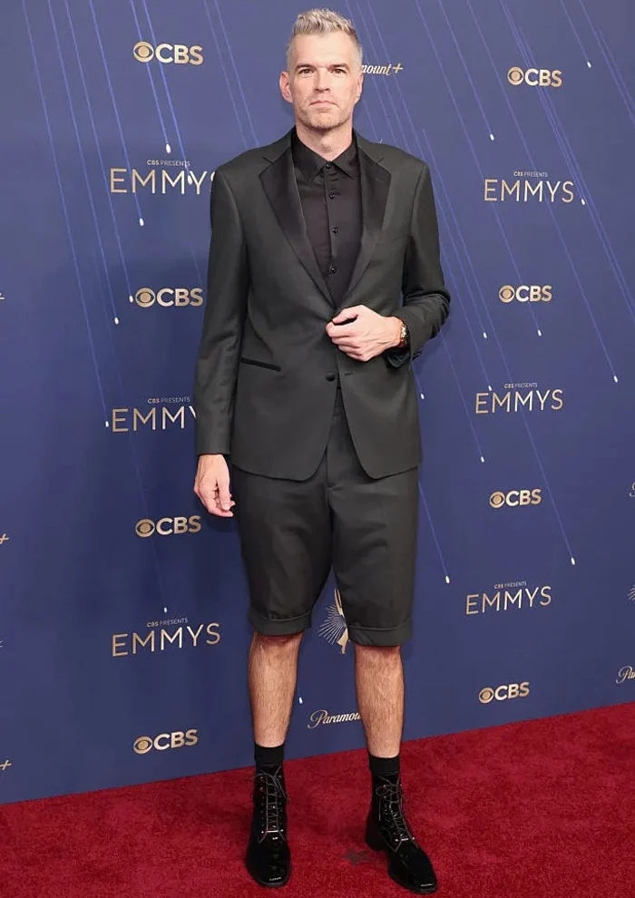 تیموتی سیمونز (Timothy Simons)