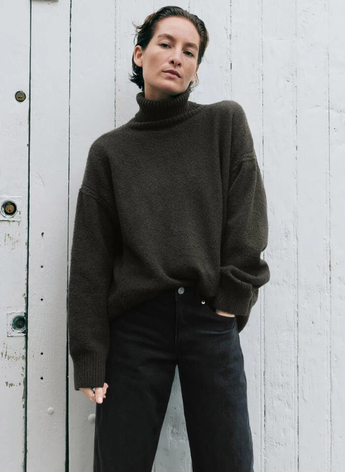 How to pair jeans with a sweater for winter