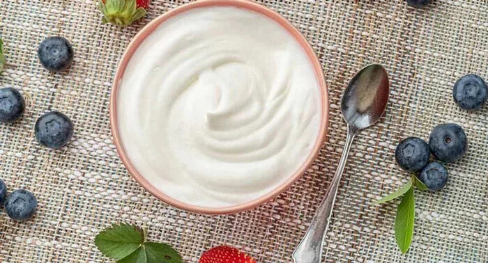 ماست ترش ، برای حفظ سلامتی هرگز این خوراکی ها را با شیر نخورید