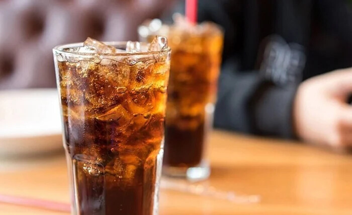نوشابه (Soft Drink) ، اعتیادآورترین خوراکی ها که باعث پرخوری می شوند