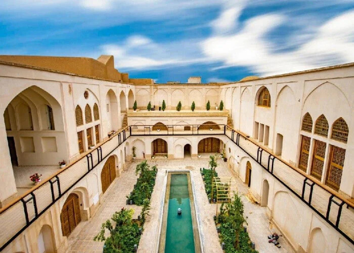اقامت در هتلهای سنتی کاشان؛ تجربه زندگی در خانههای تاریخی ایران