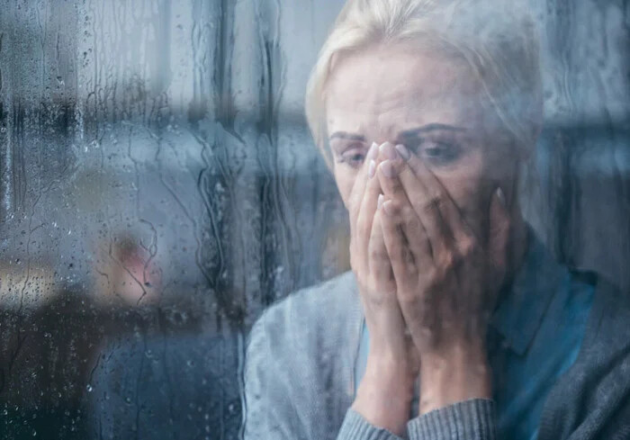 تغییرات قابل توجه خلق و خو یا شخصیت ، نشانه های بسیار رایج، خطرناک و خاموش آلزایمر