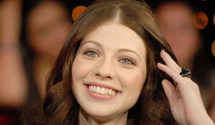 میشل تراکتنبرگ (Michelle Trachtenberg) ، بازیگران و سلبریتی هایی که در سال 2025 از دنیا رفتند