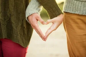 چگونه صمیمیت عاطفی را در رابطه افزایش دهیم؟