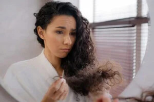 اشتباهات مراقبت از مو برای زنان بالای 40 سال