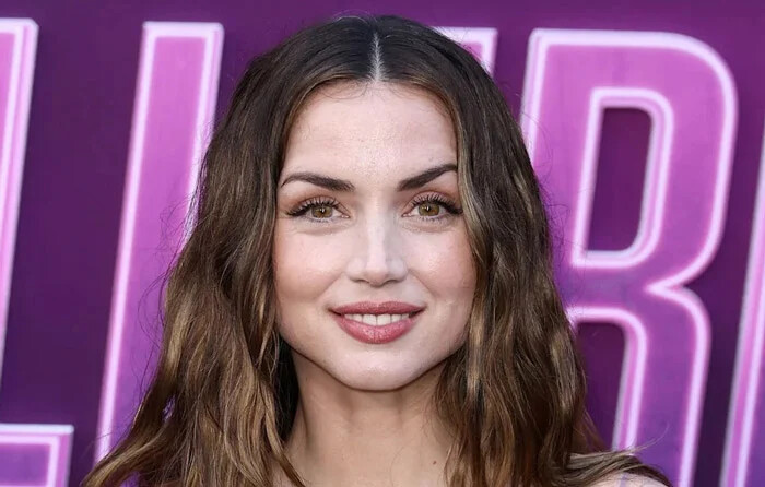 آنا د آرماس (Ana de Armas) ، مدل موهای مناسب صورت های گرد با الهام از سلبریتی ها