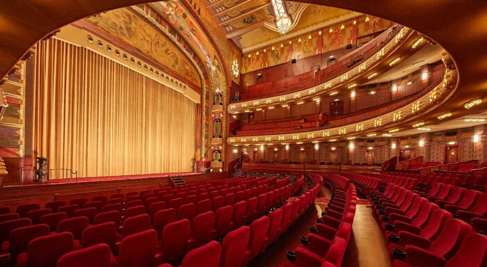 سینمای توشینسکی در آمستردام، هلند (Pathé Koninklijk Theater Tuschinski) ، زیباترین و مجلل ترین سینماهای جهان؛ معرفی باشکوه ترین سالن ها