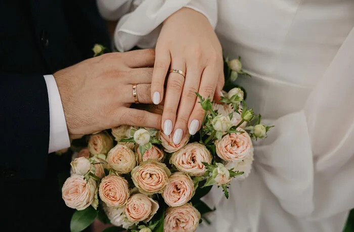 Romantic Wedding Photos; Beautiful Pictures of Brides and Grooms