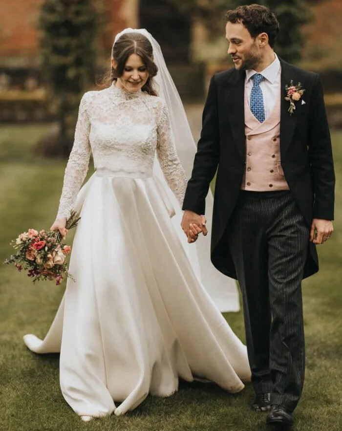 Romantic Wedding Photos; Beautiful Pictures of Brides and Grooms