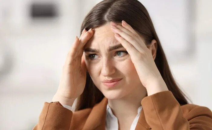 چرا اعتماد به نفس ما کاهش پیدا می کند؟