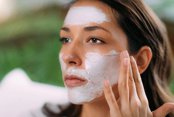 ماسک ماست ساده برای پوست خشک ، ماسک های خانگی برای شادابی پوست در رژیم کاهش وزن
