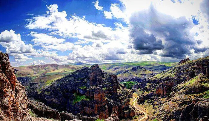 جهنم دره؛ طبیعتی زیبا با مسیرهای دشوار