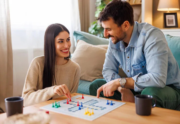 شوخ طبعی، صمیمیت و علایق مشترک