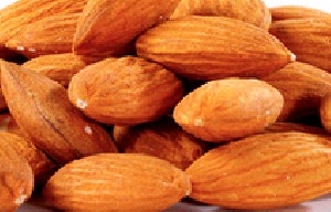 خواباندن بادام در یاس چیست؟