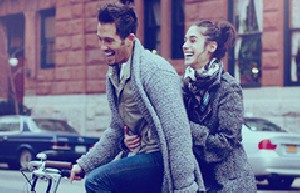 من از تو مهاجرت کرده ام به خاطره ای دور از عشق