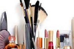 برای لب از رنگهای تند استفاده كنید