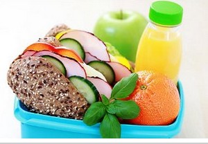 سه وعده اصلی غذایی روزانه