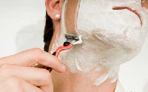 رفع جوش های پوستی پس از اصلاح صورت آقایان