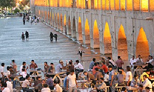 جزئیات آخرین وضعیت عبور مترو از سیوسه پل اصفهان