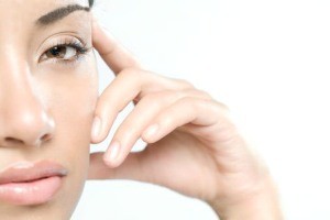 آثار بی خوابی را از چهره خود بزدایید
