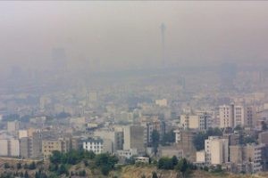 هوای تهران دیروز به مرز اضطرار رسید