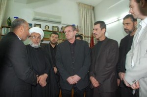 مسلمان شدن استاد دانشگاه آلمانی در کربلا !