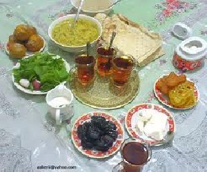 توصیه های یک متخصص تغذیه درباره نحوه افطار کردن