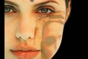 واکنش ده نمکی به بازی آنجلینا جولی در فیلم جدیدش