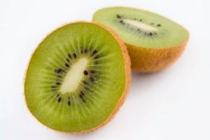 6 دلیل مهم برای خوردن کیوی