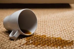 چگونه لکه های مختلف فرش را پاک کنیم؟