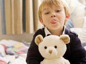 چگونه با کودک لوس و بی ادب برخورد کنیم؟