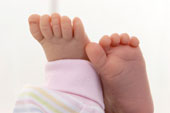 پیشگیری از صافی كف پا با توجه به راه رفتن بچه ها از 18 ماهگی
