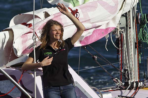 دختر استرالیایی رکورد سفر دور دنیا را شکست