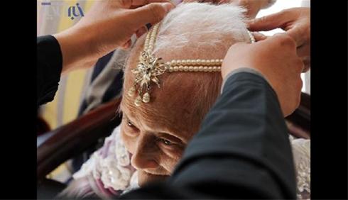 عکس های شگفت انگیز عروسی زن 101 ساله !!!! عکس های شگفت انگیز عروسی زن 101 ساله !!!!
